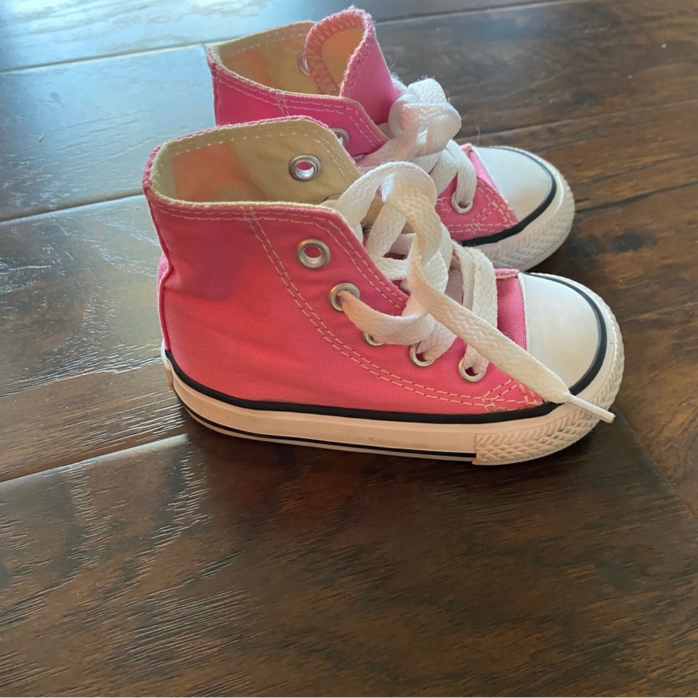 Converse Chuck Taylor All Star Toddler Children’s Kids Shoes in Pink White US 4 - Picture 1 of 8